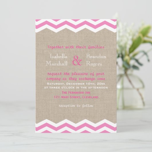 Roze Chevrons op Burlap Wedding Invitation Kaart (Staand voorkant)