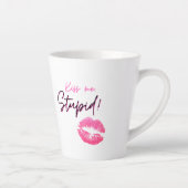 Roze citaat met een kus - Kus me, stom! Latte Mok (Rechts)