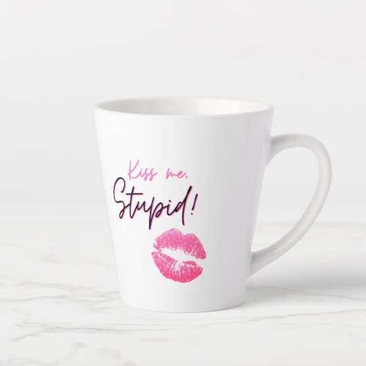 Roze citaat met een kus - Kus me, stom! Latte Mok (Rechts)