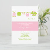 Roze Clothesline Baby shower Uitnodiging (Staand voorkant)
