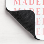 Roze Coral Typografie Aangepaste naam Muismat (Hoek)