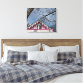 Roze Cottage Dramatic Sky - Martha's wijntuin Canvas Afdruk (Insitu (Slaapkamer))