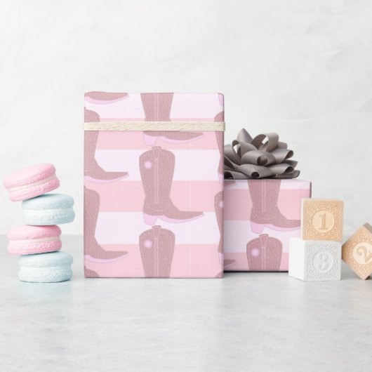 Roze Cowboy laarzen op Gestreepte Patroon Achtergr Cadeaupapier (Baby Shower)