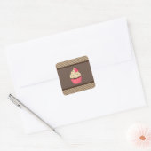 Roze crème bruine strepen aardbei cupcake vierkante sticker (Envelop)