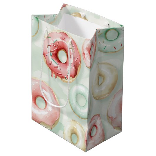 Roze Crème Donuts Verjaardag Medium Cadeauzakje (Voorkant Gekanteld)