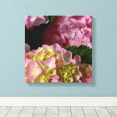 Roze Crème Hydrangeas geel roze groen bloemig Canvas Afdruk (Insitu (Houten vloer))