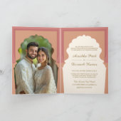 Roze Crème Traditionele Indische Boog Fotobruiloft (Binnen)