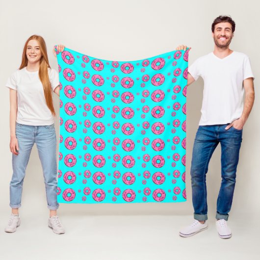 Roze crèmedonuts fleece deken (In situ)