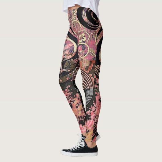 Roze crèmes in Storm Leggings (Links)