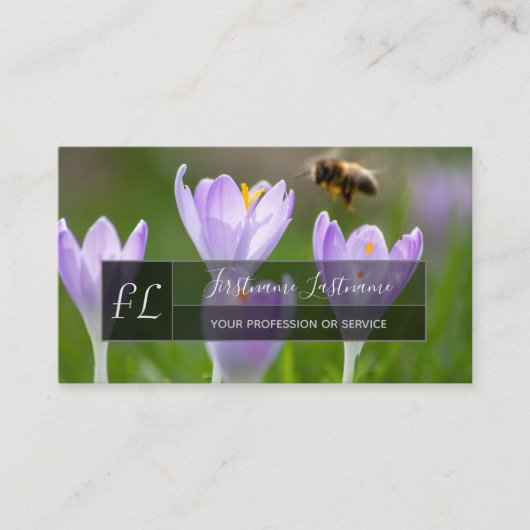 Roze crocus blossom bee grijze rechthoek monogram visitekaartje (Voorkant)