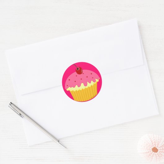 Roze crupcake ronde sticker (Envelop)