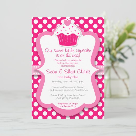 Roze Cupcake Polka Dot Girl Baby shower Uitnodigin Kaart (Staand voorkant)
