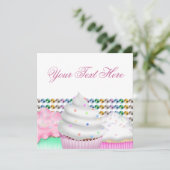 Roze Cupcake Snoepbuffet Feest Uitnodiging (Staand voorkant)