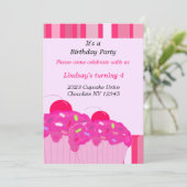 Roze Cupcakes Birthday Party Invitation Kaart (Staand voorkant)