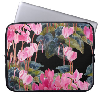 Roze Cyclamen: donkere bloemige Waterverf Laptop Sleeve