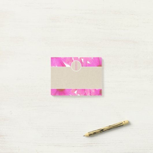 Roze dadels en Initiaal van bruine kraft Post-it® Notes (Op bureau)