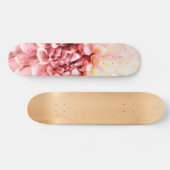 Roze dahlia-bloemkop dicht bij elkaar persoonlijk skateboard (Horizontaal)