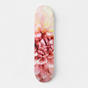 Roze dahlia bloesem dicht persoonlijk skateboard