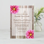 Roze Dahlia Rustic Barn Wood Wedding Invitting Kaart (Staand voorkant)