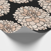 Roze Dahlia's op zwarte achtergrond Cadeaupapier (Hoek)