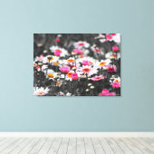 Roze Daisies: Roze Bloem Kleur Splash Foto Canvas Afdruk (Insitu (Houten vloer))