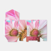 Roze Daisy Favour Box die gepersonaliseerd kan wor Bedankdoosjes (Uitgevouwen)