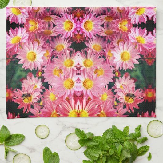 Roze Daisy Flowers and Bumble Bee Pattern Theedoek (Gevouwen)