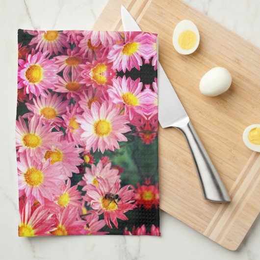 Roze Daisy Flowers and Bumble Bee Pattern Theedoek (Quarter Fold)