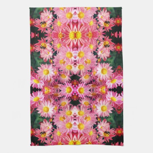 Roze Daisy Flowers and Bumble Bee Pattern Theedoek (Verticaal)
