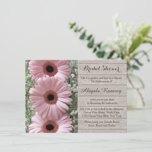 Roze daisy gerbera op houten Vrijgezellenfeest Kaart (Staand voorkant)