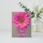 Roze Daisy in Vase Wedding sparen de Datum Aankondigingskaart (Staand voorkant)