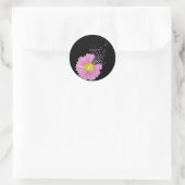 Roze Daisy met roze linten Ronde Sticker (Tas)