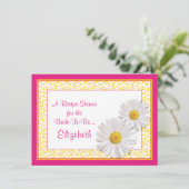 Roze Daisy Recipe Theme Bridal Shower Uitnodiging (Staand voorkant)