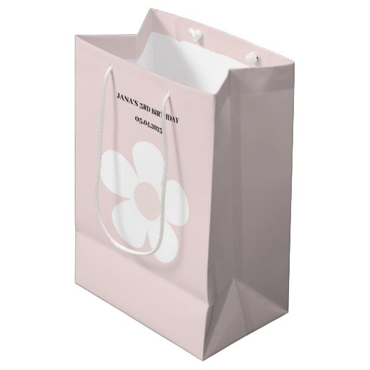 Roze Daisy Verjaardag – Elegant Bloemenfeest Medium Cadeauzakje (Voorkant Gekanteld)