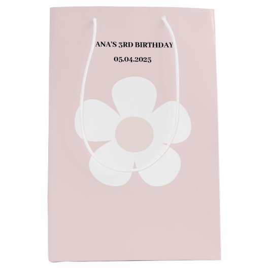 Roze Daisy Verjaardag – Elegant Bloemenfeest Medium Cadeauzakje (Voorkant)