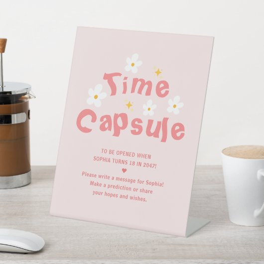 Roze Daisy Verjaardag Party Time Capsule Reclamebord Met Voetstuk (Insitu)