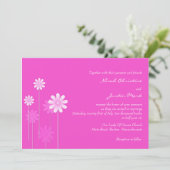 Roze Daisy Wedding Uitnodiging (Staand voorkant)