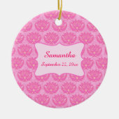Roze Damask Baby Girl Name Persoonlijke geboorte Keramisch Ornament (Voorkant)
