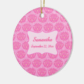 Roze Damask Baby Girl Name Persoonlijke geboorte Keramisch Ornament (Links)