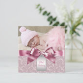 Roze Damask Baby Meisje Foto Doop Kaart (Staand voorkant)