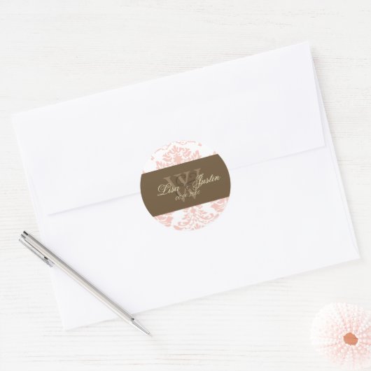 Roze Damast monogram bruiloft stickers (Envelop)