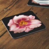Roze Daylily Bloom op Black Floral Bier Onderzetter