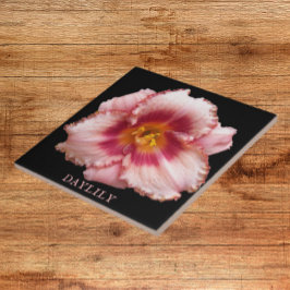 Roze Daylily Bloom op Black Floral Tegeltje