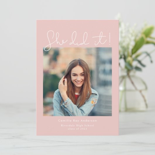 Roze deed het Afstuderen Fotoaankondiging Kaart (Staand voorkant)