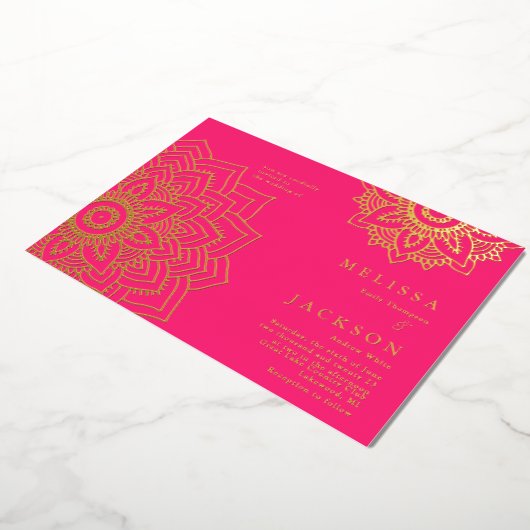 Roze Delicate Gold mandala Wedding Folie Folie Uitnodiging (Gedraaid)