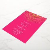 Roze Delicate Gold mandala Wedding Folie Uitnodiging (Gedraaid)