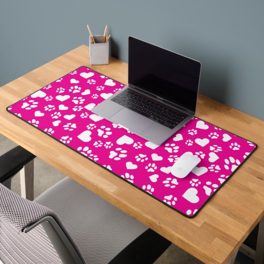 Roze Desk Mat met Witte Poot Drukt Harten Patroon (Kantoor 2)