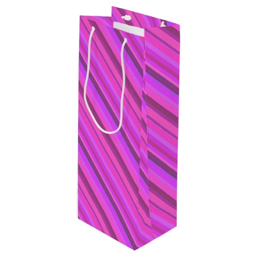 Roze diagonale strepen wijn cadeautas (Voorkant Gekanteld)