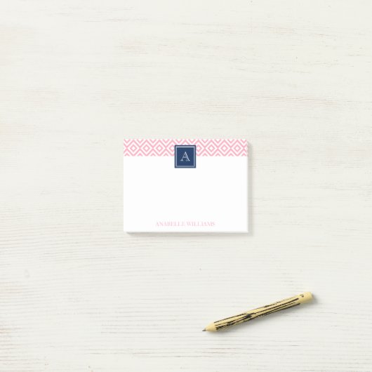 Roze diamanten patroon en marinemonogram post-it® notes (Op bureau)