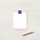 Roze diamanten patroon en monogram post-it® notes (Op bureau)